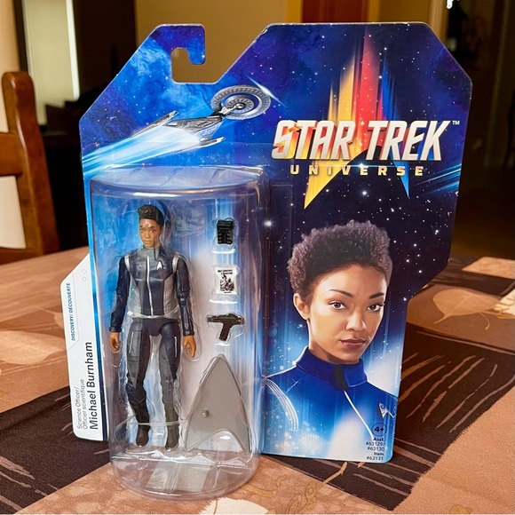 2022 Star Trek Universe 5” Michael Burnham Figure - Picture 2 of 12